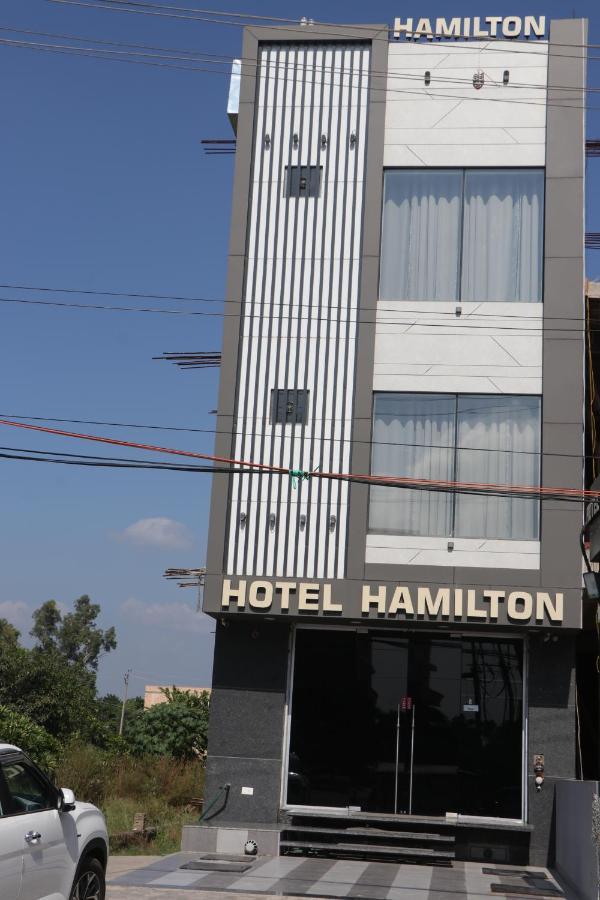 Hotel Hamilton Zirakpur Buitenkant foto